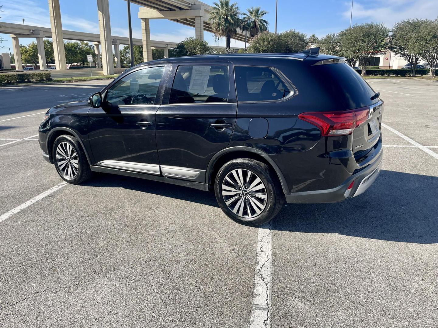 2019 Black Mitsubishi Outlander SE 2WD (JA4AD3A39KZ) with an 2.4L L4 DOHC 16V engine, CVT transmission, located at 5005 Telephone Rd., Houston, TX, 77087, (713) 641-0980, 29.690666, -95.298683 - Photo#1
