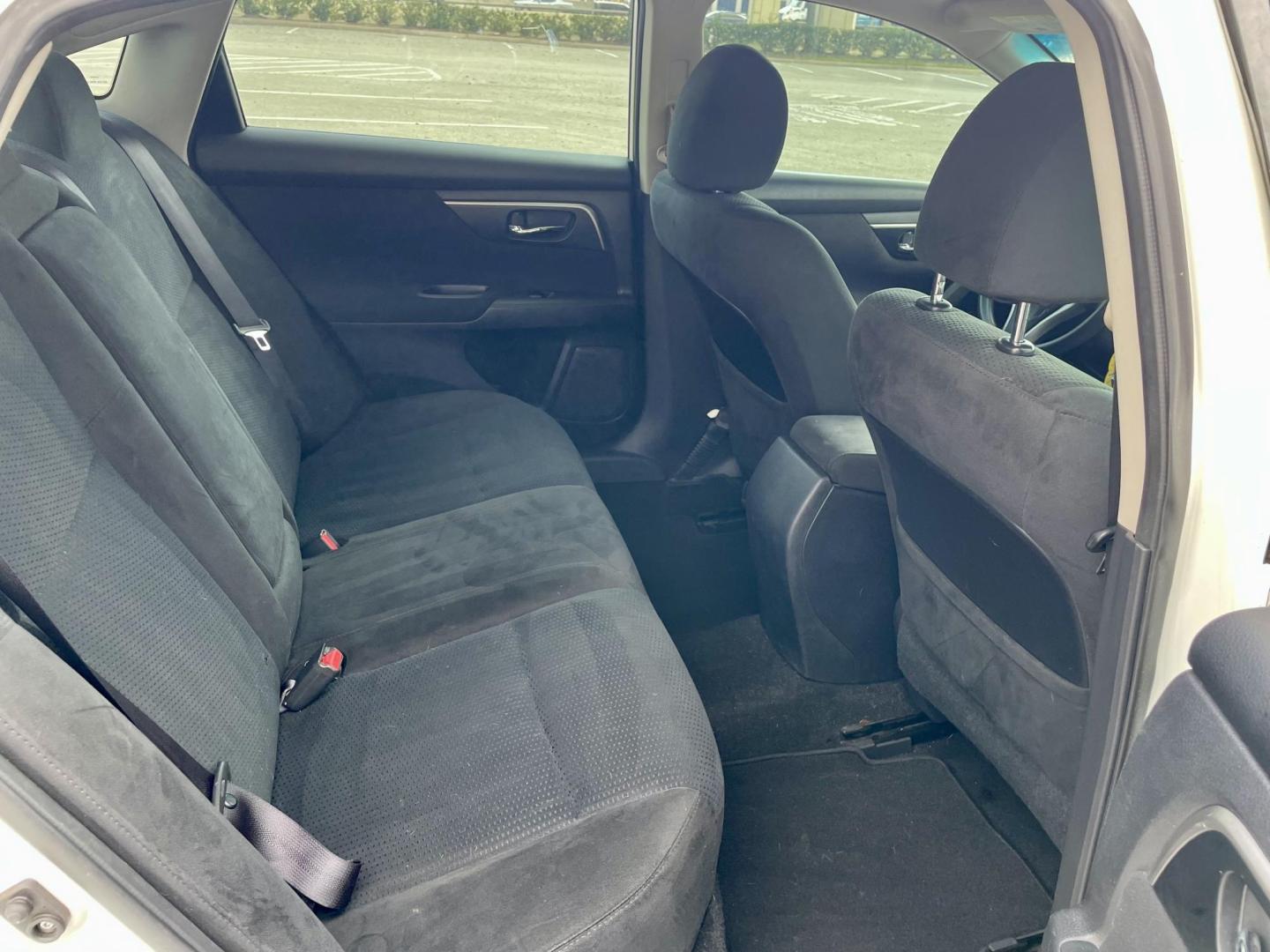 2015 white Nissan Altima 2.5 S (1N4AL3AP7FN) with an 2.5L L4 DOHC 16V engine, Continuously Variable Transmission transmission, located at 5005 Telephone Rd., Houston, TX, 77087, (713) 641-0980, 29.690666, -95.298683 - Photo#3