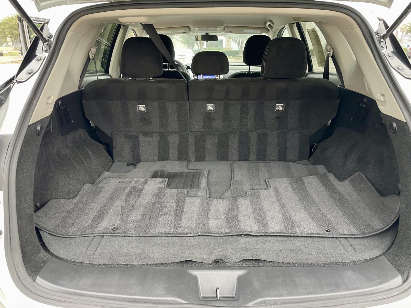 2015 silver Nissan Murano Platinum FWD (5N1AZ2MG2FN) with an 3.5L V6 DOHC 24V engine, Continuously Variable Transmission transmission, located at 5005 Telephone Rd., Houston, TX, 77087, (713) 641-0980, 29.690666, -95.298683 - Photo#6