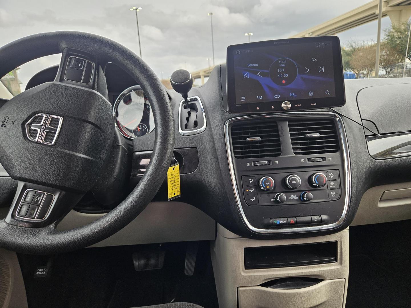 2018 Gray Dodge Grand Caravan SE (2C4RDGBG9JR) with an 3.6L V6 DOHC 24V engine, 6A transmission, located at 5005 Telephone Rd., Houston, TX, 77087, (713) 641-0980, 29.690666, -95.298683 - Photo#6