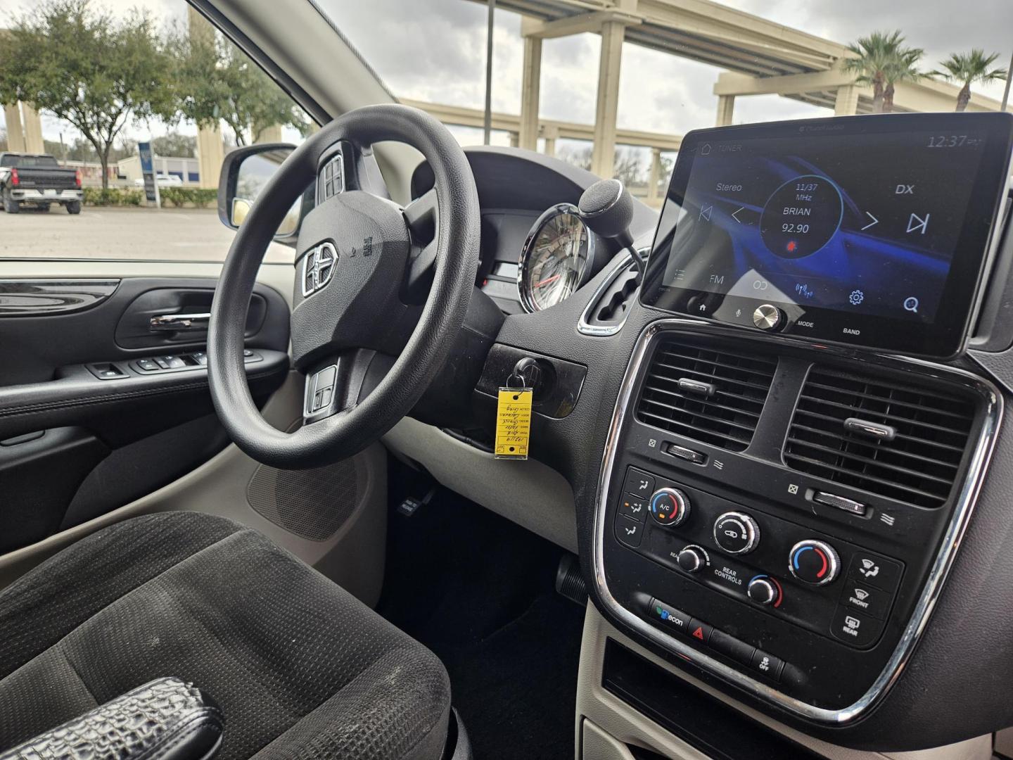 2018 Gray Dodge Grand Caravan SE (2C4RDGBG9JR) with an 3.6L V6 DOHC 24V engine, 6A transmission, located at 5005 Telephone Rd., Houston, TX, 77087, (713) 641-0980, 29.690666, -95.298683 - Photo#9