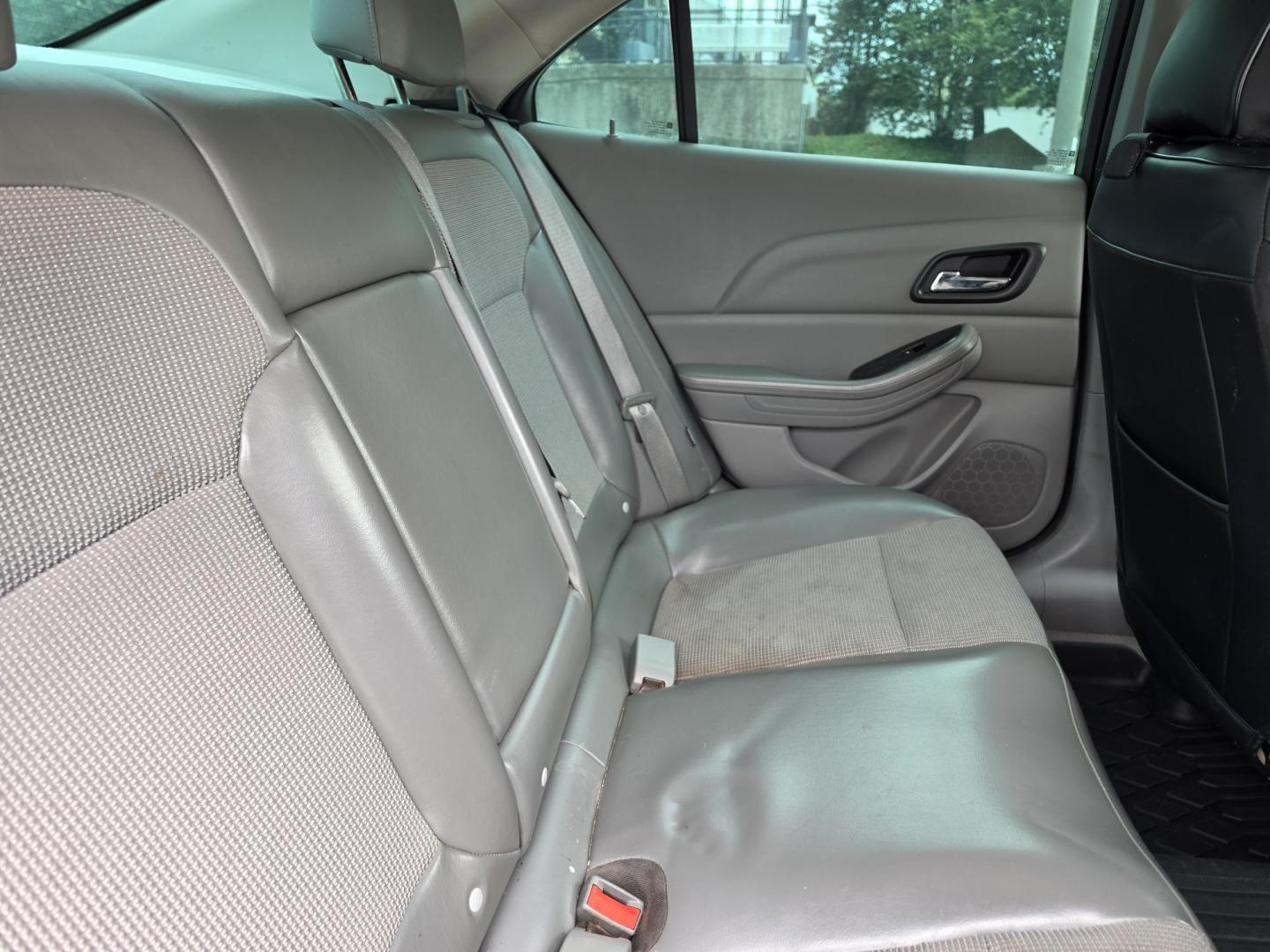 2014 white Chevrolet Malibu 2LT (1G11E5SL5EF) with an 2.5L L4 DOHC 16V engine, 6-Speed Automatic transmission, located at 5005 Telephone Rd., Houston, TX, 77087, (713) 641-0980, 29.690666, -95.298683 - Photo#5
