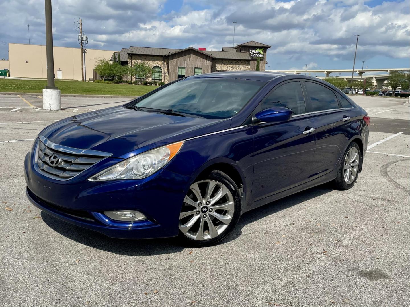 2013 Blue Hyundai Sonata Limited Auto (5NPEC4AC4DH) with an 2.4L L4 DOHC 16V engine, 6-Speed Automatic transmission, located at 5005 Telephone Rd., Houston, TX, 77087, (713) 641-0980, 29.690666, -95.298683 - Photo#0