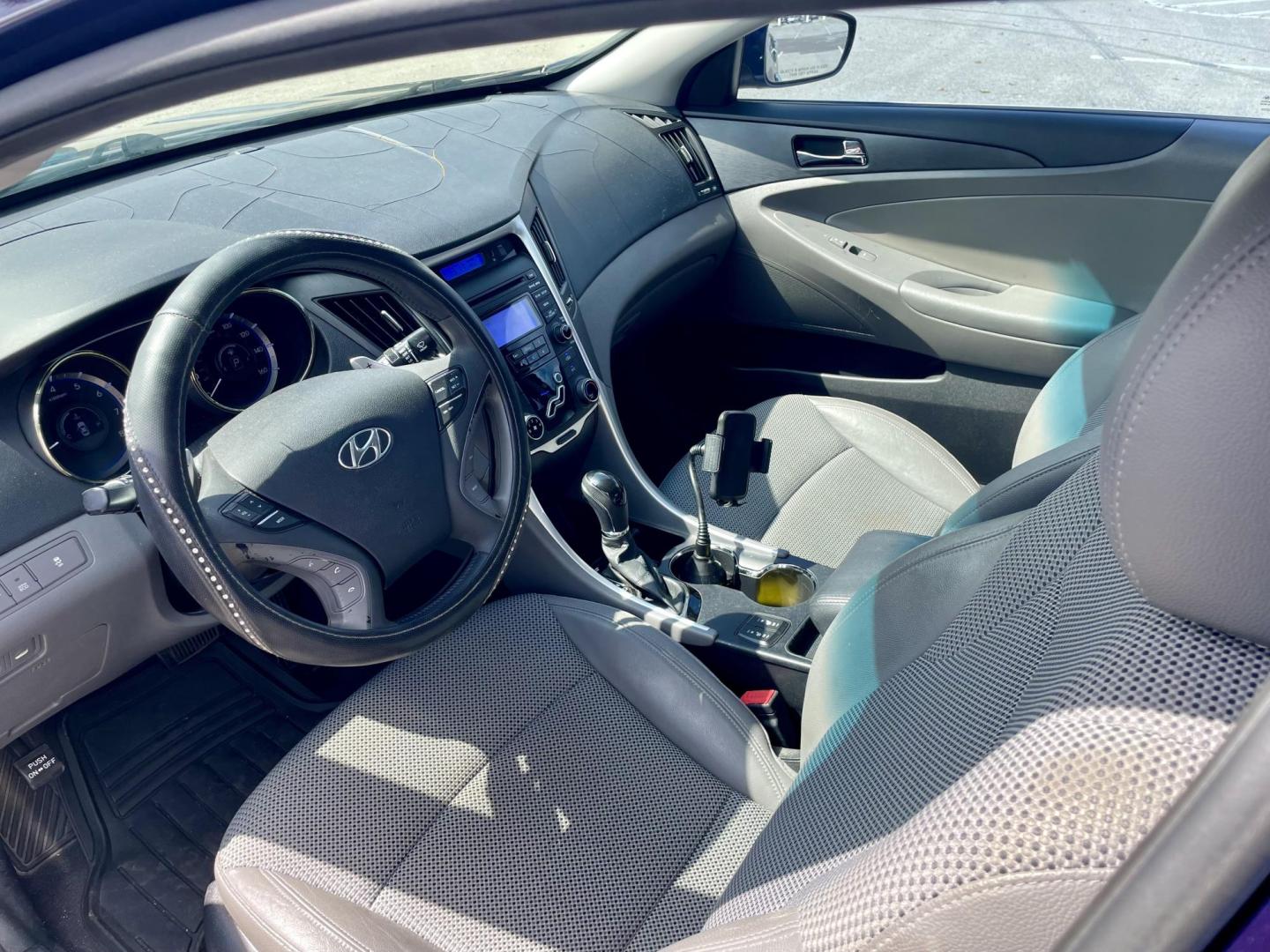 2013 Blue Hyundai Sonata Limited Auto (5NPEC4AC4DH) with an 2.4L L4 DOHC 16V engine, 6-Speed Automatic transmission, located at 5005 Telephone Rd., Houston, TX, 77087, (713) 641-0980, 29.690666, -95.298683 - Photo#4