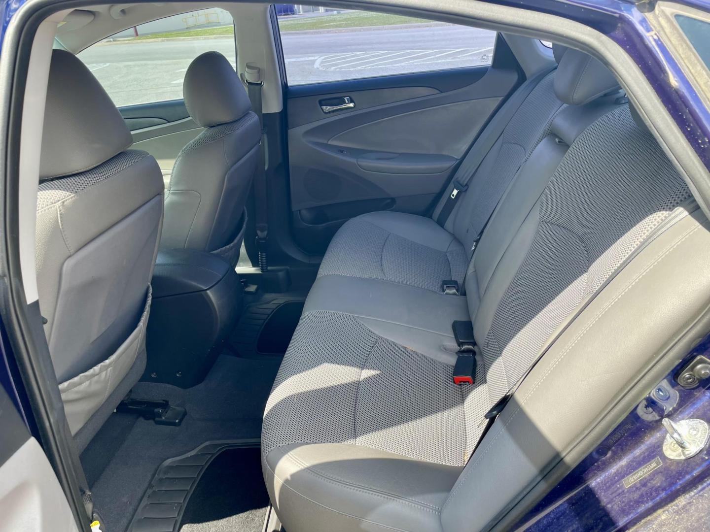 2013 Blue Hyundai Sonata Limited Auto (5NPEC4AC4DH) with an 2.4L L4 DOHC 16V engine, 6-Speed Automatic transmission, located at 5005 Telephone Rd., Houston, TX, 77087, (713) 641-0980, 29.690666, -95.298683 - Photo#5