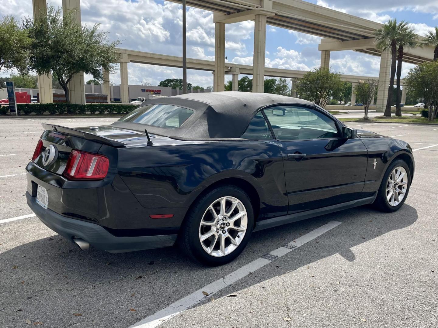 2011 Black Ford Mustang V6 Convertible (1ZVBP8EM6B5) with an 3.7L V6 DOHC 24V engine, located at 5005 Telephone Rd., Houston, TX, 77087, (713) 641-0980, 29.690666, -95.298683 - Photo#2