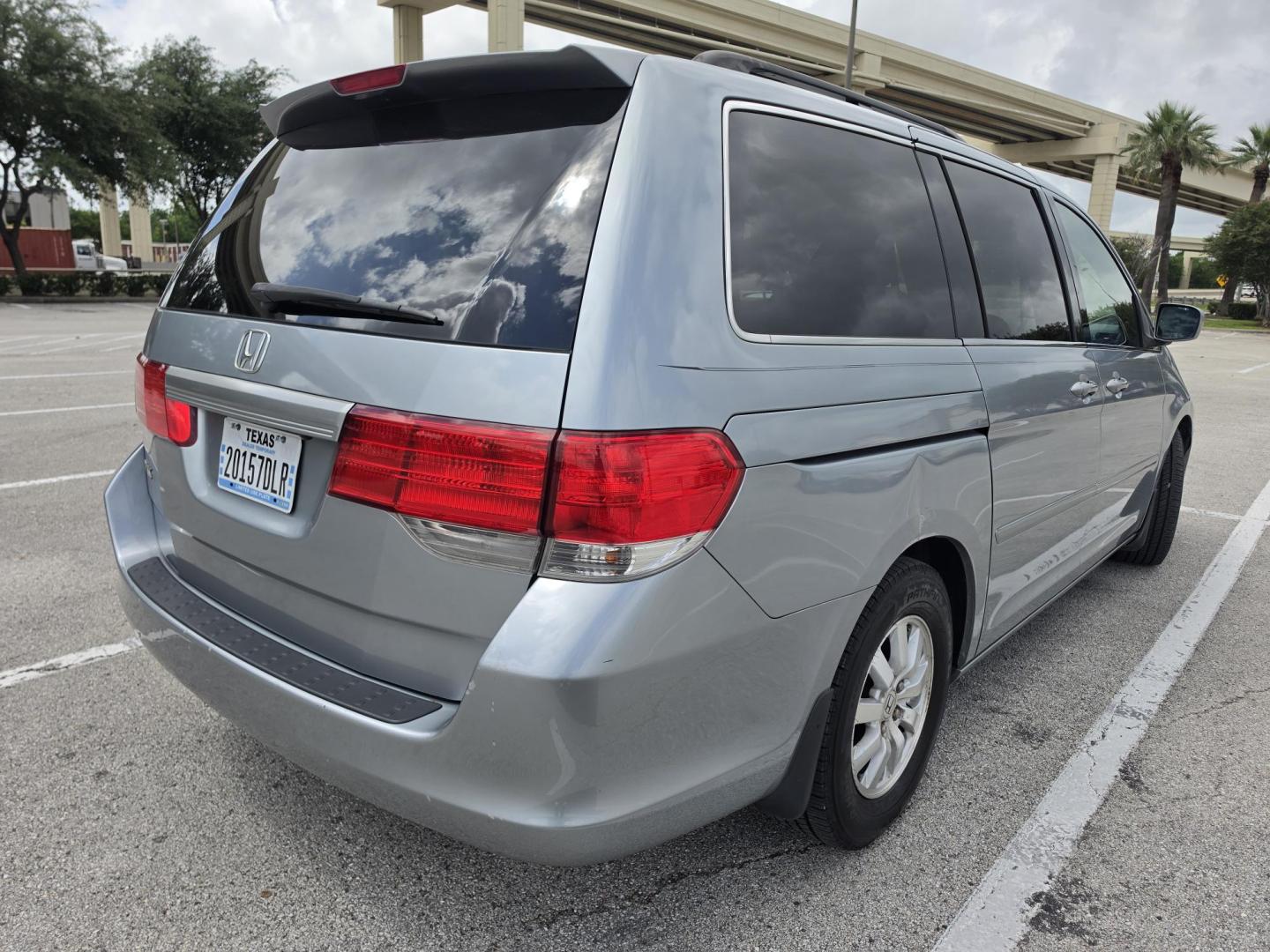 2009 Blue Honda Odyssey EX-L w/ DVD (5FNRL38759B) with an 3.5L V6 SOHC 24V engine, 5-Speed Automatic transmission, located at 5005 Telephone Rd., Houston, TX, 77087, (713) 641-0980, 29.690666, -95.298683 - Photo#3