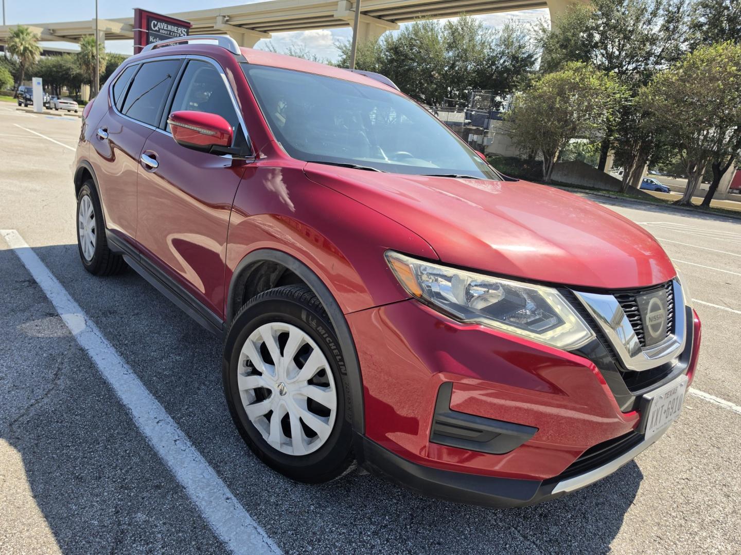 2017 Red Nissan Rogue SV 2WD (JN8AT2MT1HW) with an 2.5L L4 DOHC 16V engine, CVT transmission, located at 5005 Telephone Rd., Houston, TX, 77087, (713) 641-0980, 29.690666, -95.298683- Photo#2