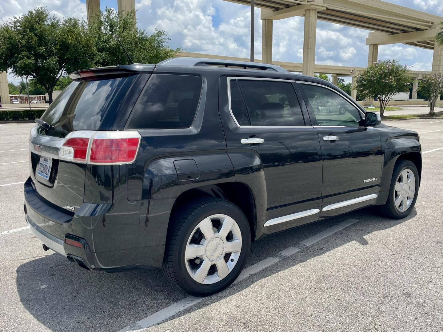2015 Black GMC Terrain Denali AWD (2GKFLZE33F6) with an 3.6L V6 DOHC 24V engine, 6-Speed Automatic transmission, located at 5005 Telephone Rd., Houston, TX, 77087, (713) 641-0980, 29.690666, -95.298683 - Photo#2