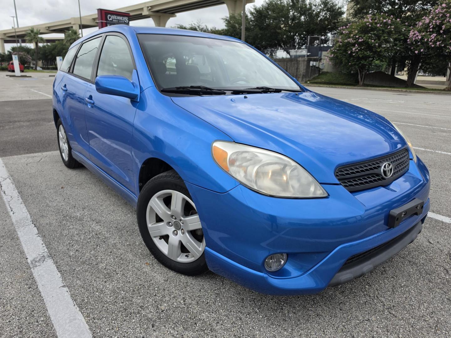 2008 Blue Toyota Matrix 2WD (2T1KR32E28C) with an 1.8L L4 DOHC 16V engine, located at 5005 Telephone Rd., Houston, TX, 77087, (713) 641-0980, 29.690666, -95.298683 - Photo#2