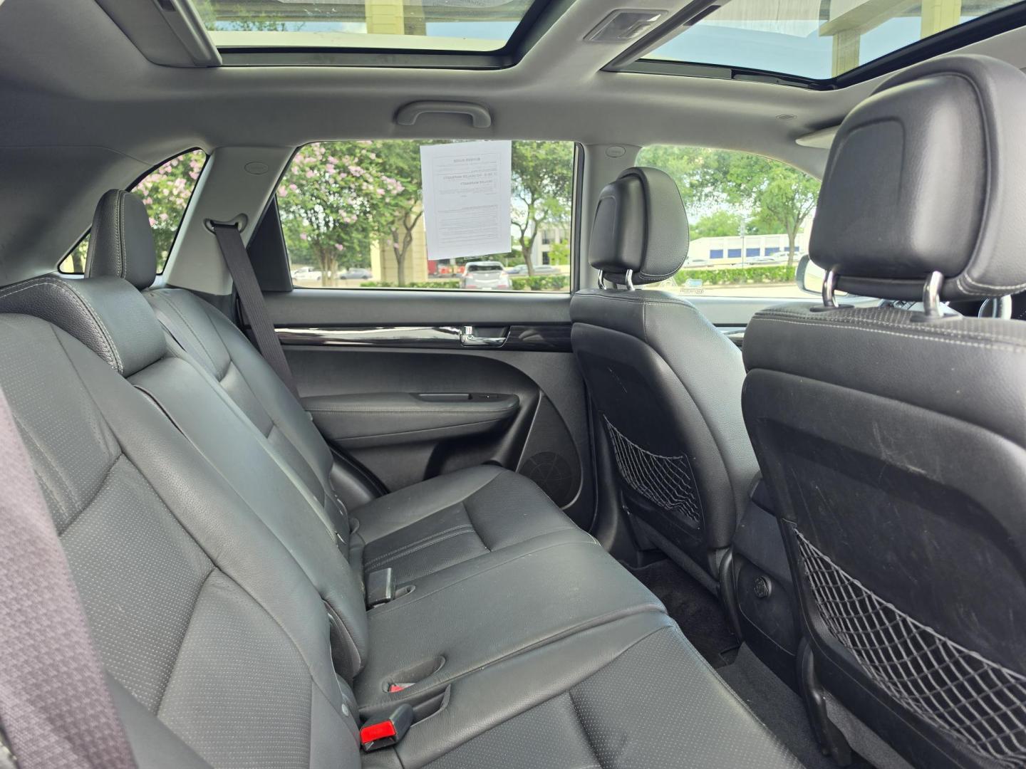 2011 Gray Kia Sorento EX V6 2WD (5XYKU4A23BG) with an 3.5L V6 DOHC 24V engine, 6-Speed Automatic transmission, located at 5005 Telephone Rd., Houston, TX, 77087, (713) 641-0980, 29.690666, -95.298683- Photo#5
