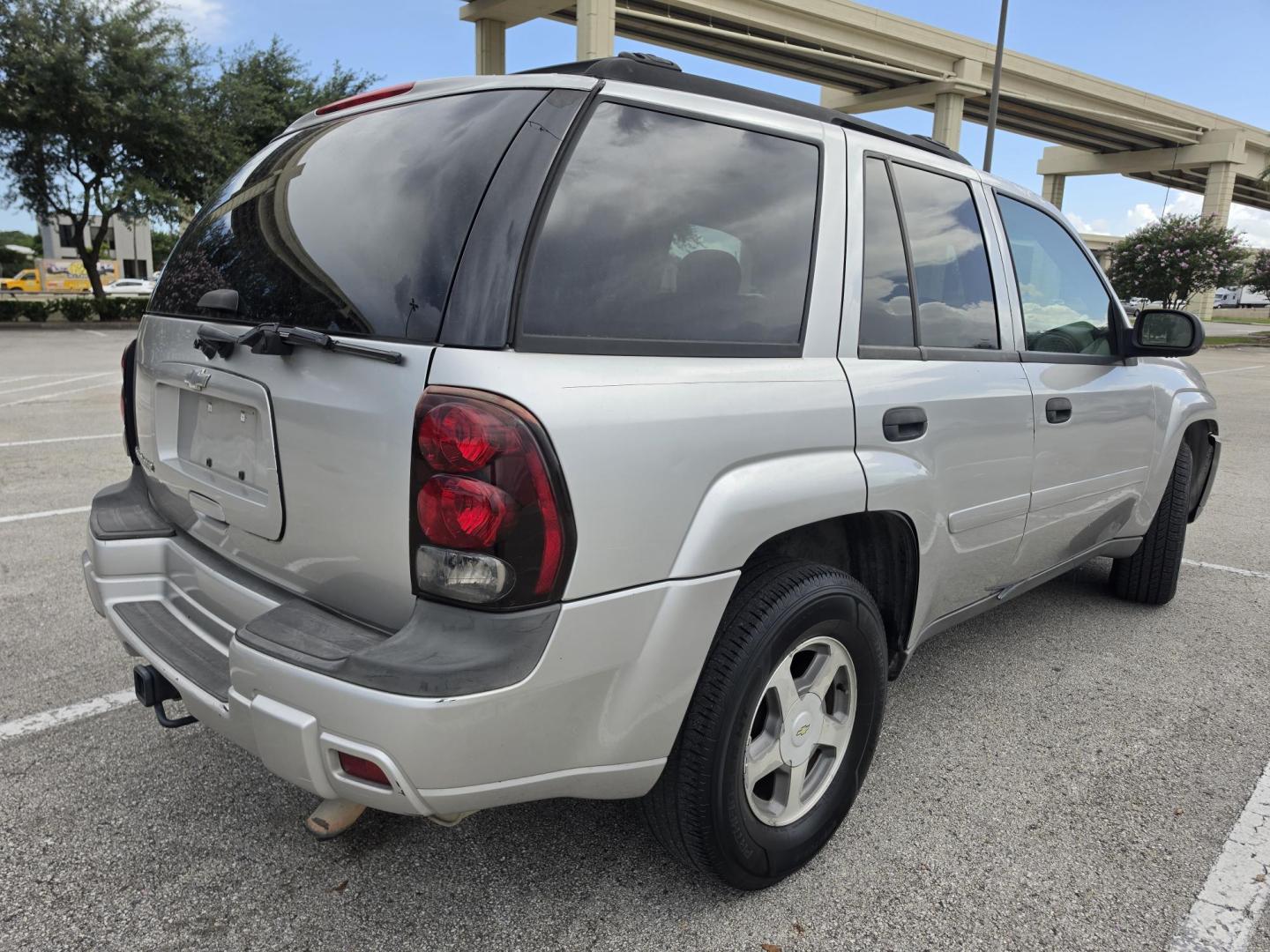 2006 Gray Chevrolet TrailBlazer LS 4WD (1GNDT13SX62) with an 4.2L L6 DOHC 24V engine, 4-Speed Automatic Overdrive transmission, located at 5005 Telephone Rd., Houston, TX, 77087, (713) 641-0980, 29.690666, -95.298683- Photo#1