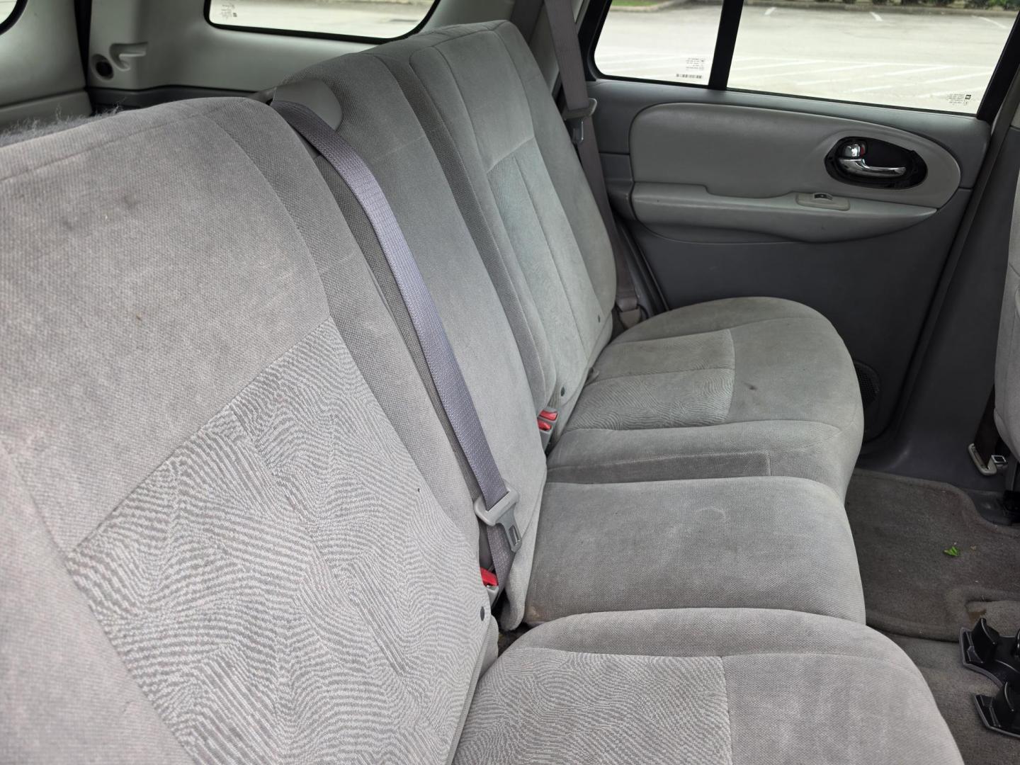 2006 Gray Chevrolet TrailBlazer LS 4WD (1GNDT13SX62) with an 4.2L L6 DOHC 24V engine, 4-Speed Automatic Overdrive transmission, located at 5005 Telephone Rd., Houston, TX, 77087, (713) 641-0980, 29.690666, -95.298683- Photo#5