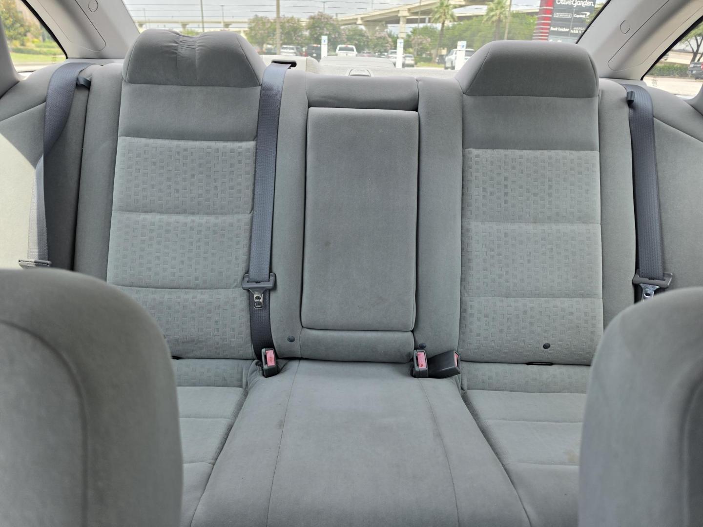 2007 white Ford Five Hundred SEL FWD (1FAHP24107G) with an 3.0L V6 DOHC 24V engine, 6-Speed Automatic Overdrive transmission, located at 5005 Telephone Rd., Houston, TX, 77087, (713) 641-0980, 29.690666, -95.298683- Photo#5