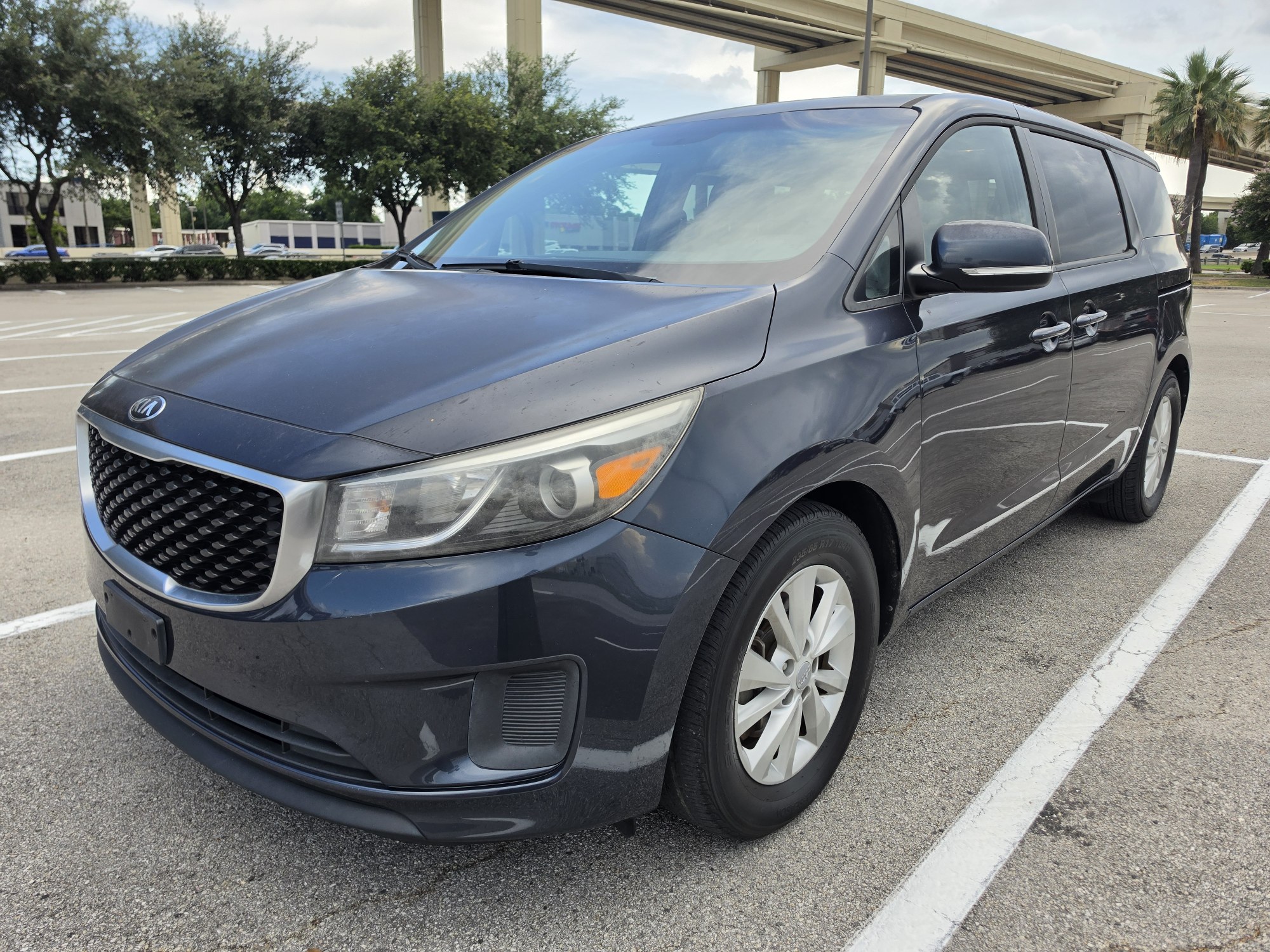 photo of 2017 Kia Sedona LX