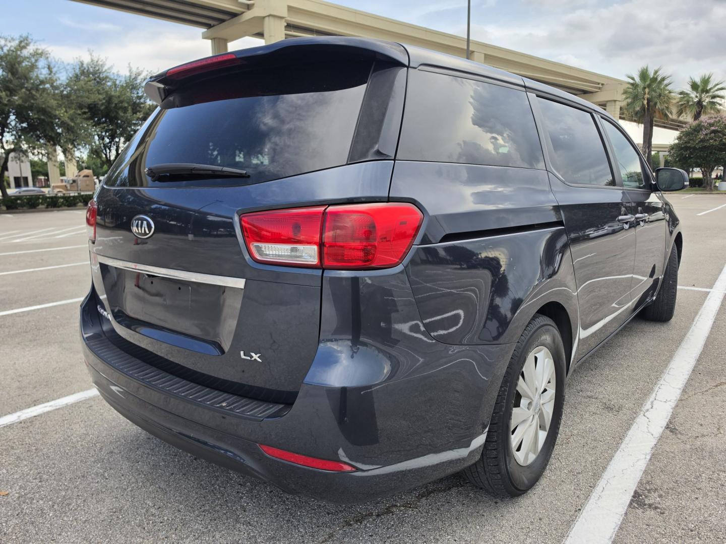 2017 Blue Kia Sedona LX (KNDMB5C17H6) with an 3.3L V6 DOHC 24V engine, 6A transmission, located at 5005 Telephone Rd., Houston, TX, 77087, (713) 641-0980, 29.690666, -95.298683- Photo#3