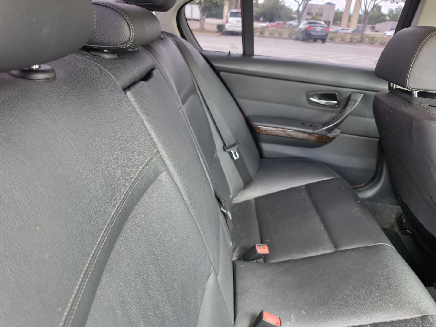 2009 Red BMW 3-Series 328i (WBAPH57549N) with an 3.0L L6 DOHC 24V engine, located at 5005 Telephone Rd., Houston, TX, 77087, (713) 641-0980, 29.690666, -95.298683- Photo#4