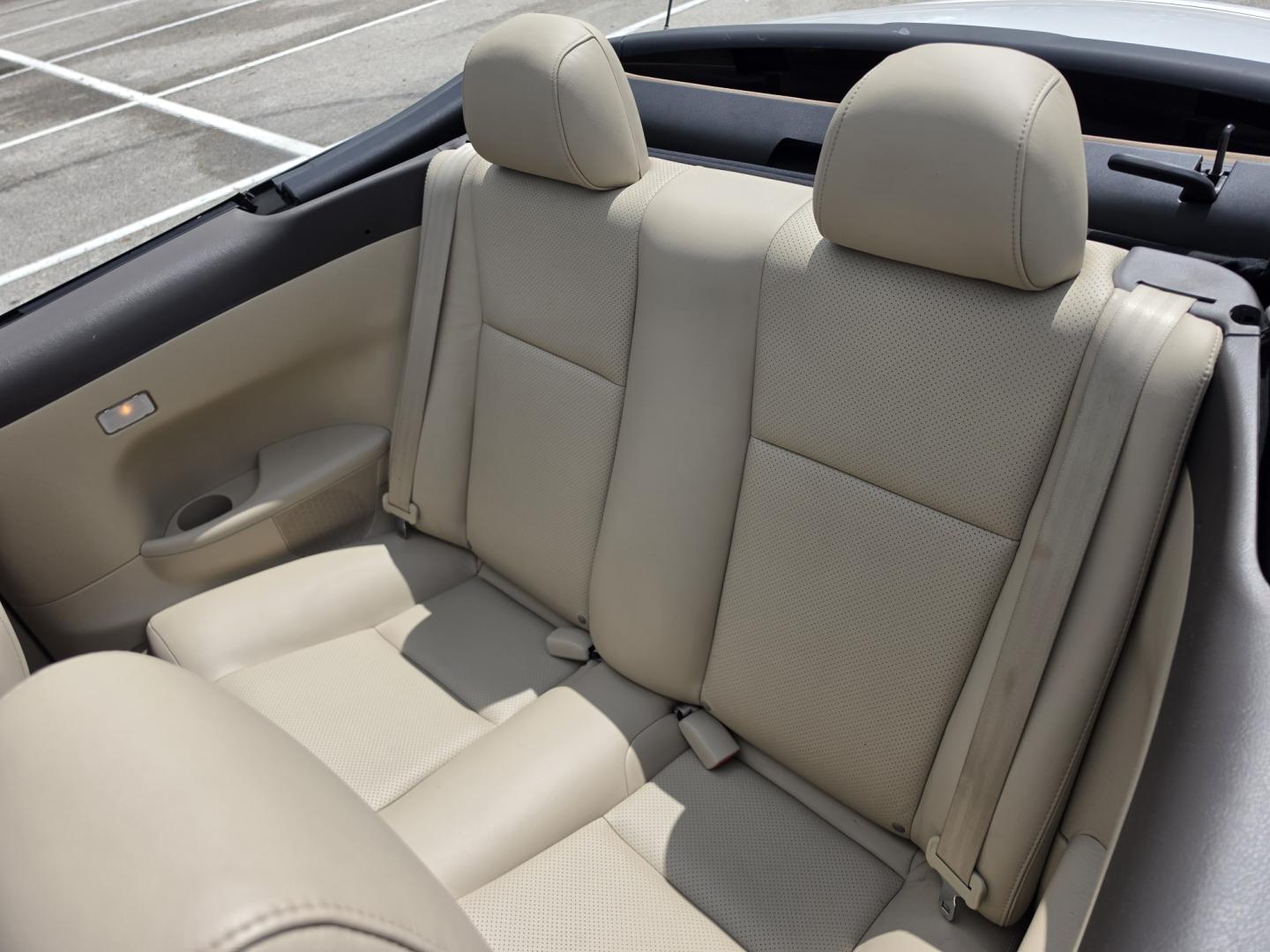 2005 white Toyota Camry Solara SE Convertible (4T1FA38P35U) with an 3.3L V6 DOHC 24V engine, 5A OD transmission, located at 5005 Telephone Rd., Houston, TX, 77087, (713) 641-0980, 29.690666, -95.298683- Photo#7
