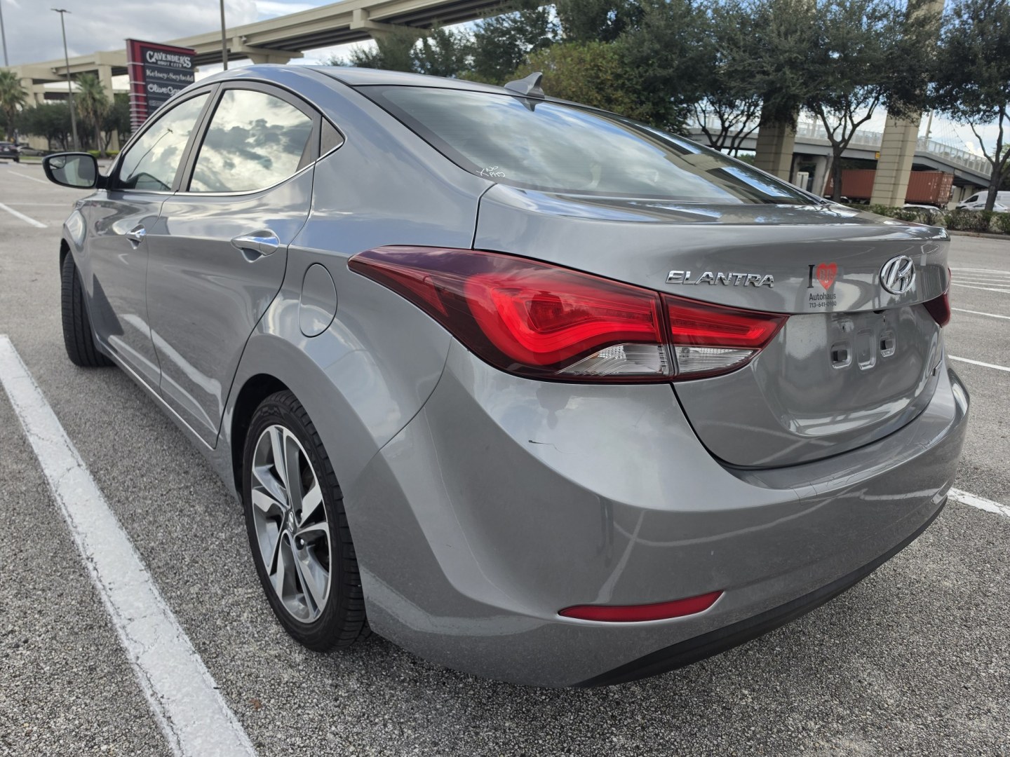 2015 Gray Hyundai Elantra Limited (KMHDH4AE6FU) with an 1.8L L4 DOHC 16V engine, 6A transmission, located at 5005 Telephone Rd., Houston, TX, 77087, (713) 641-0980, 29.690666, -95.298683- Photo#1
