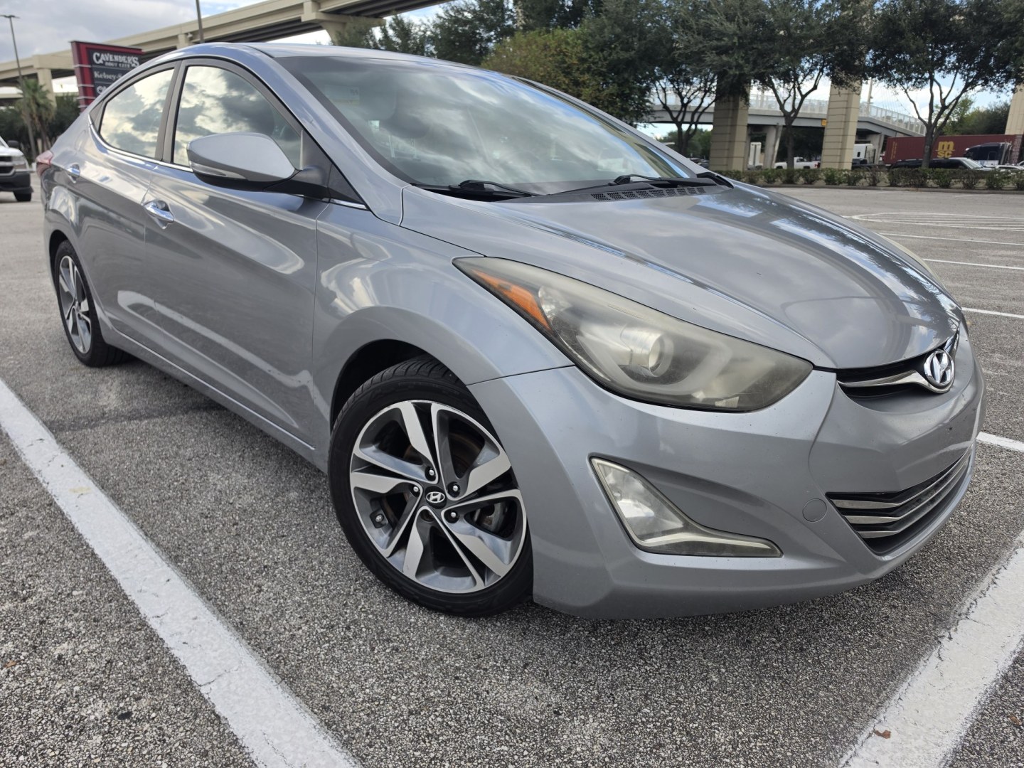 2015 Gray Hyundai Elantra Limited (KMHDH4AE6FU) with an 1.8L L4 DOHC 16V engine, 6A transmission, located at 5005 Telephone Rd., Houston, TX, 77087, (713) 641-0980, 29.690666, -95.298683- Photo#3