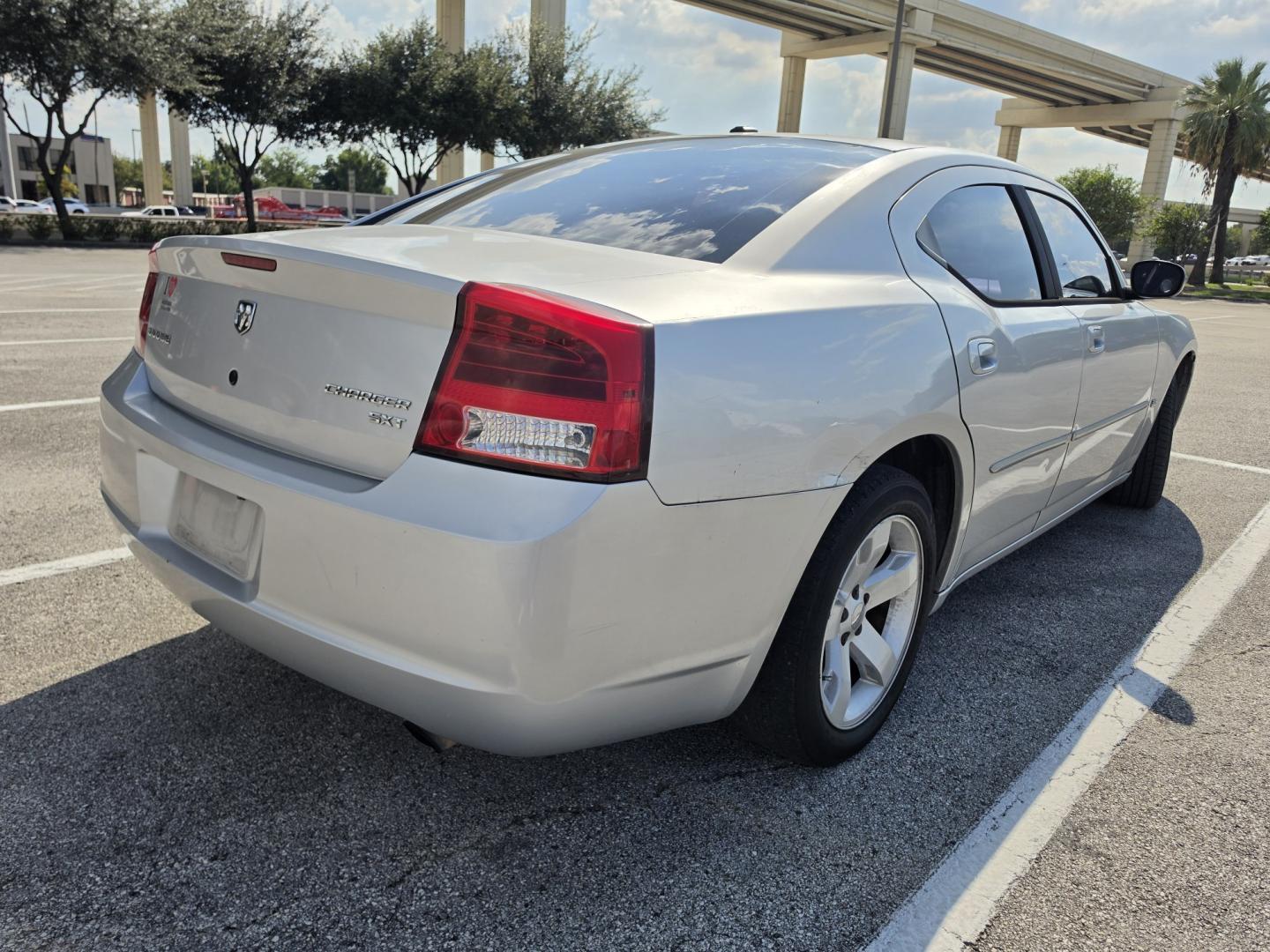 2010 Gray Dodge Charger SXT (2B3CA3CV7AH) with an 3.5L V6 SOHC 24V engine, 5A transmission, located at 5005 Telephone Rd., Houston, TX, 77087, (713) 641-0980, 29.690666, -95.298683- Photo#2